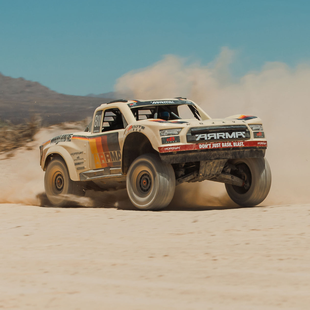 ARRMA 1/7 MOJAVE 6S 4X4 V3 BLX Brushless RTR Desert Truck - Beige — view 4