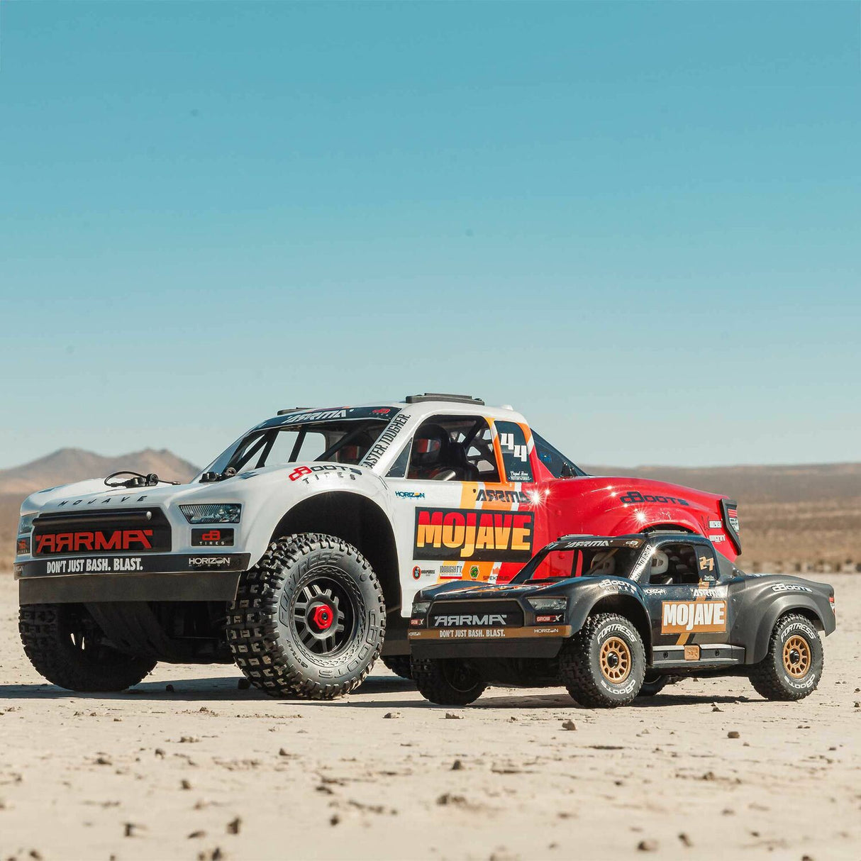 MOJAVE GROM 223S BLX Brushless 4X4 Small Scale Desert Truck RTR with DSC, Black