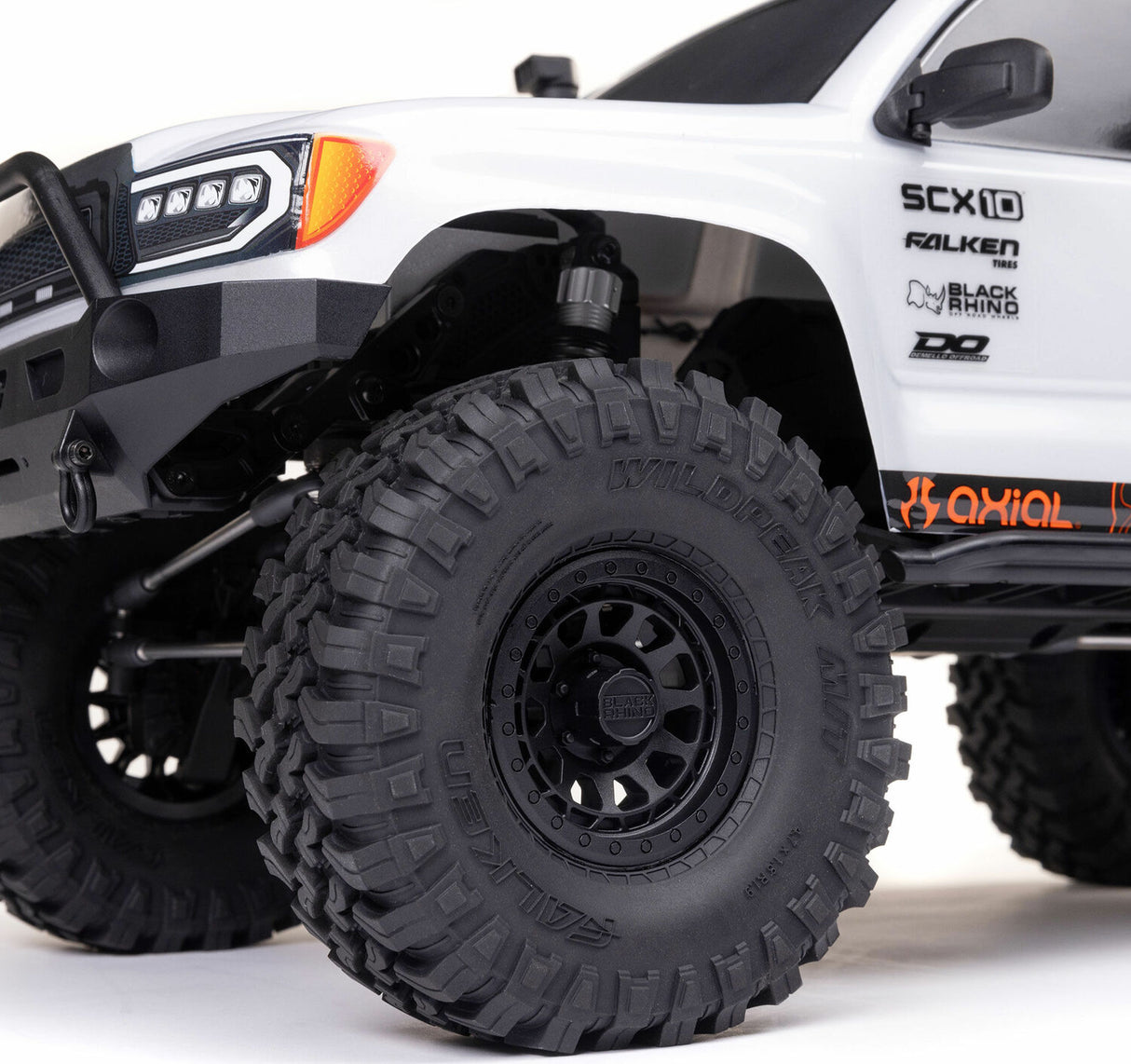 1/10 SCX10 III Base Camp 4X4 Rock Crawler Brushed RTR, White