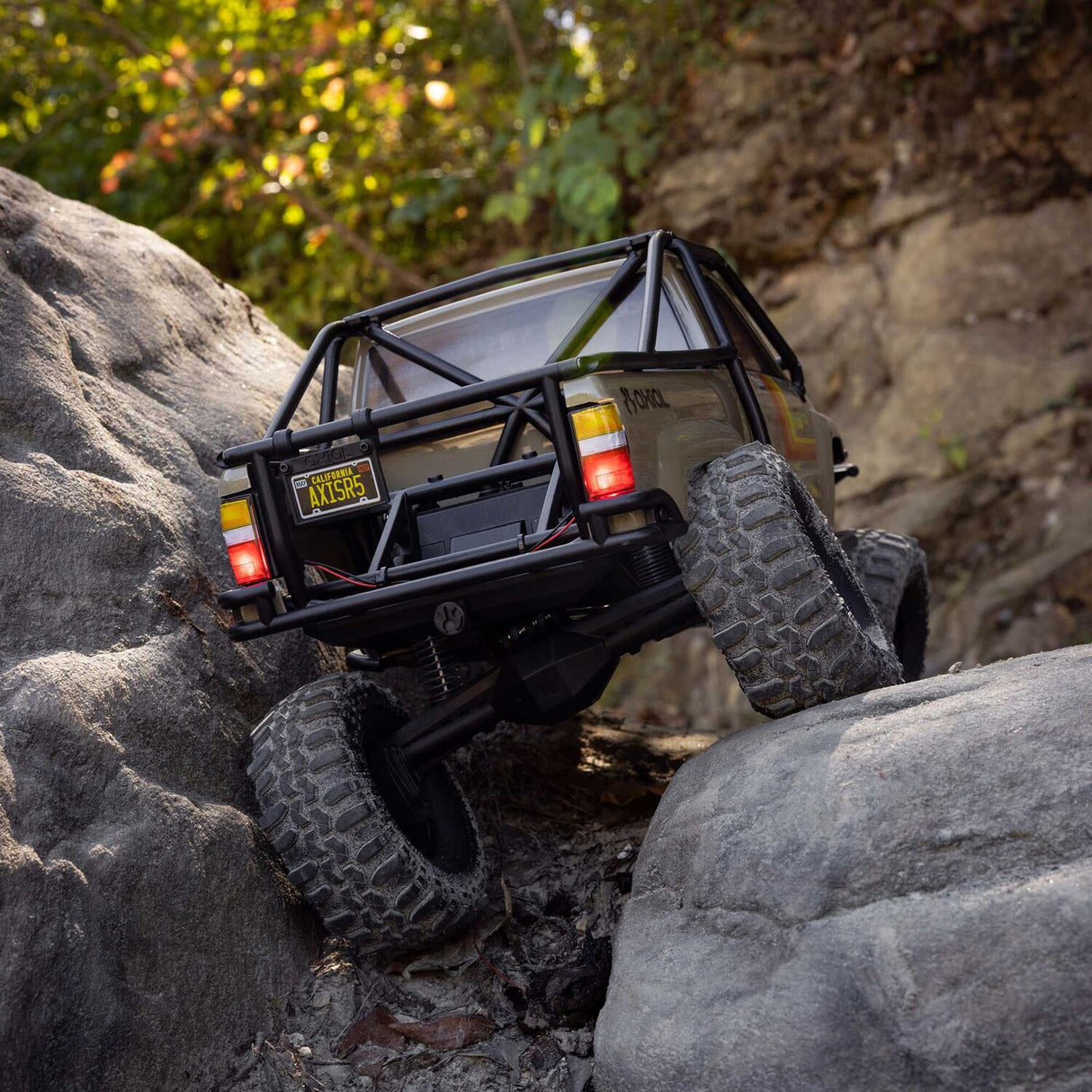 1/10 SCX10 III 1987 Toyota SR5 4X4 RTR Brushed Rock Crawler, Tan