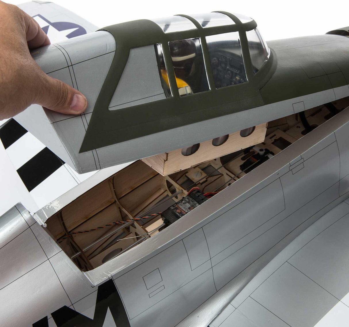 P-47D Thunderbolt 20cc ARF, 67"