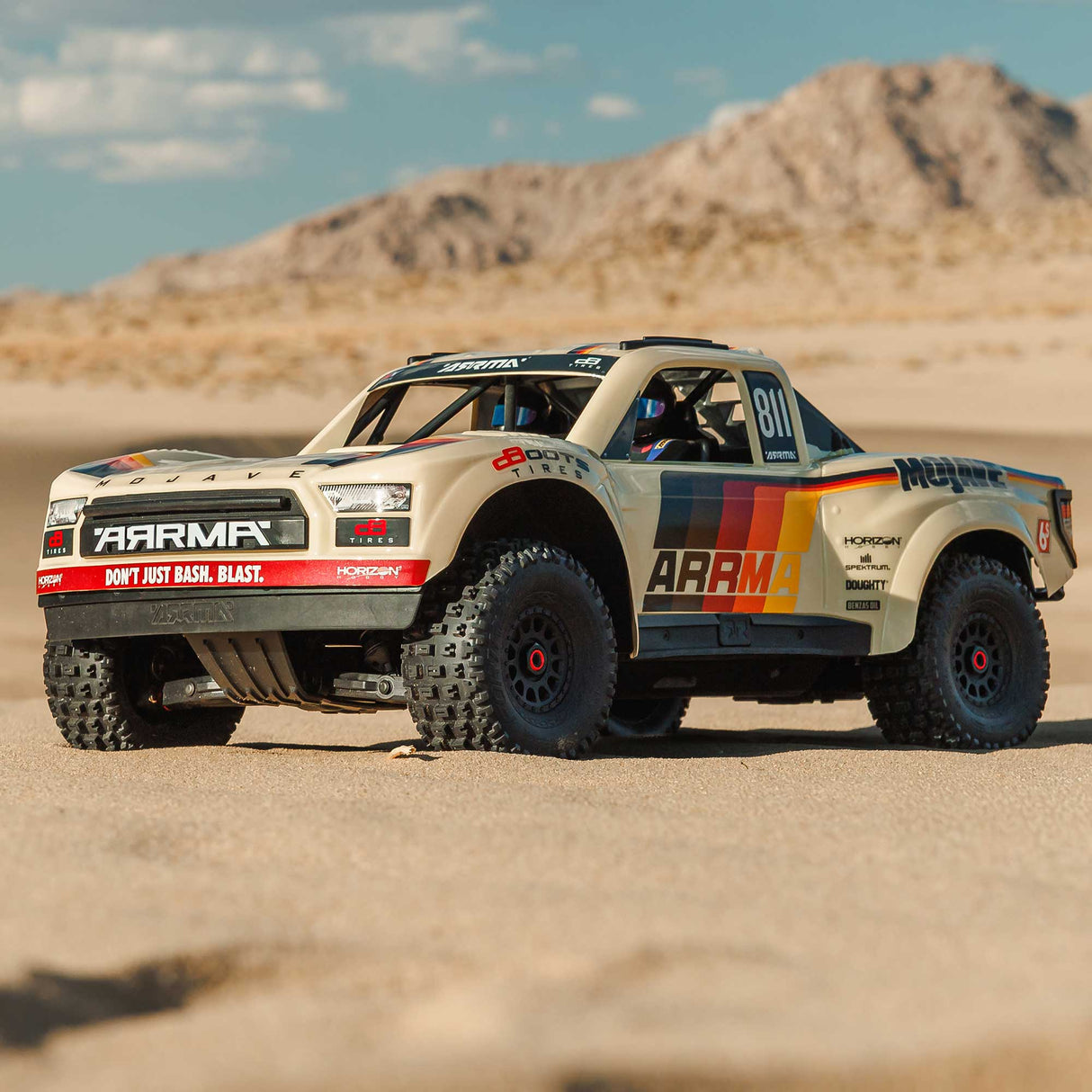 ARRMA 1/7 MOJAVE 6S 4X4 V3 BLX Brushless RTR Desert Truck - Beige — view 10