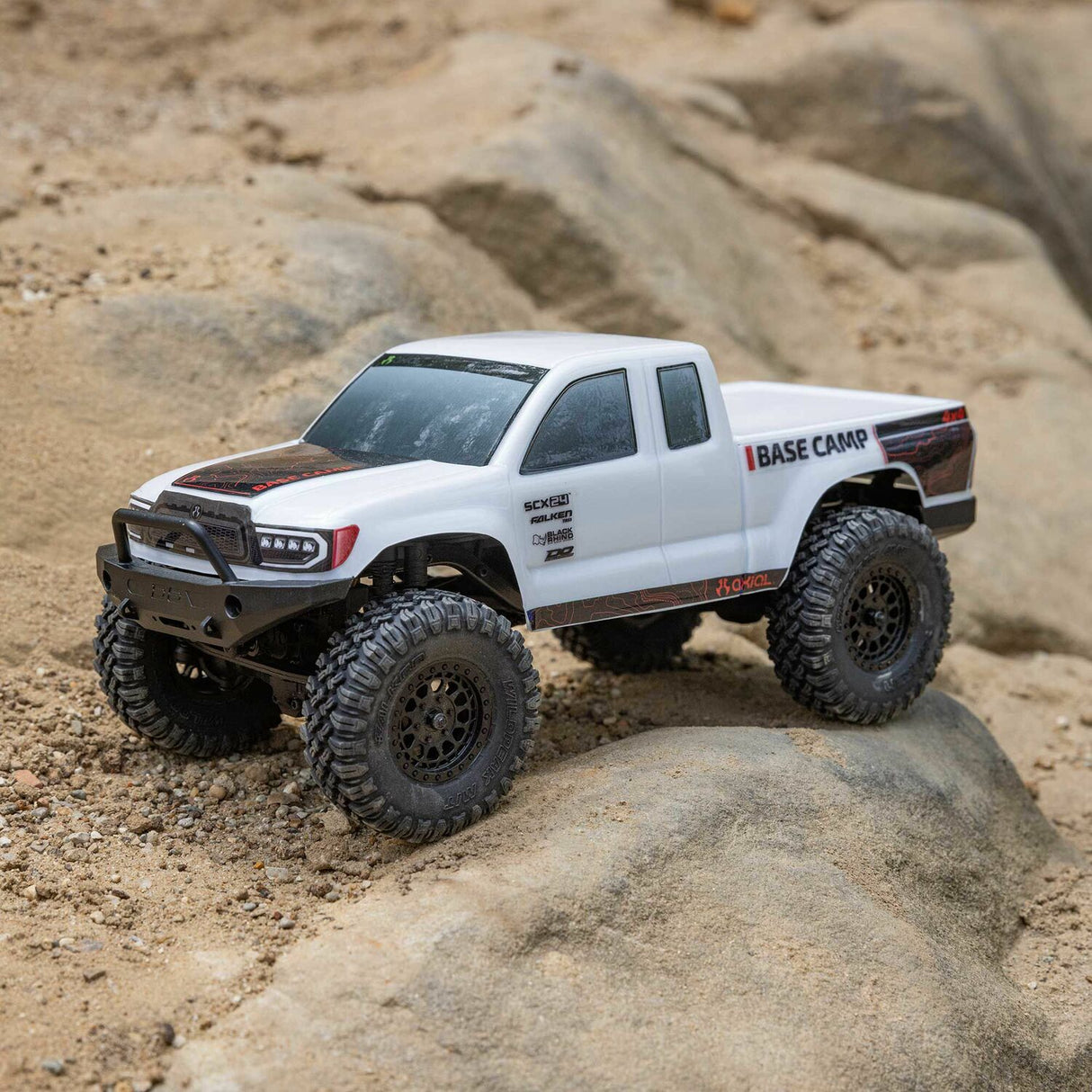 1/24 SCX24 Base Camp 4WD Rock Crawler Brushed RTR with Battery & Charger, White
