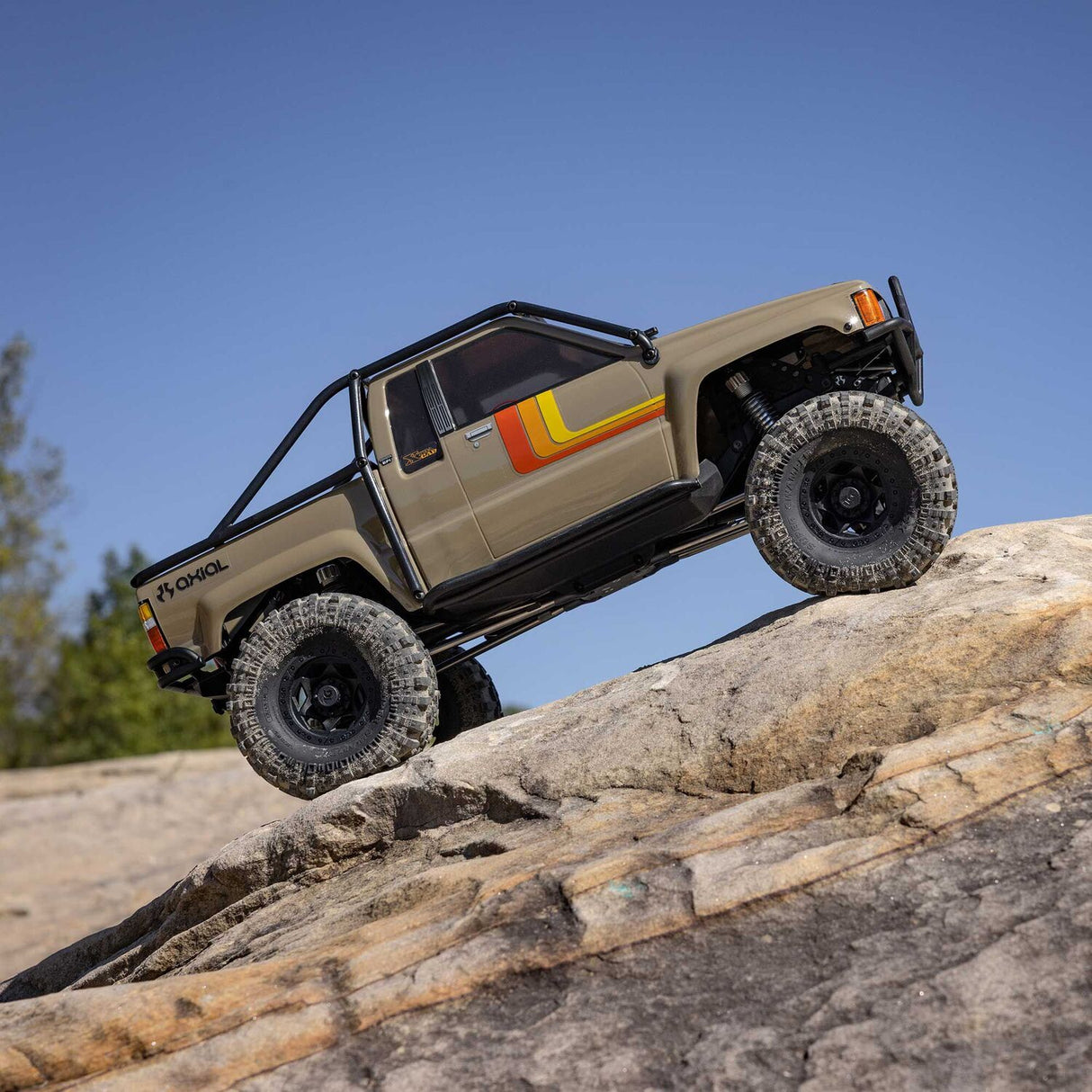 1/10 SCX10 III 1987 Toyota SR5 4X4 RTR Brushed Rock Crawler, Tan