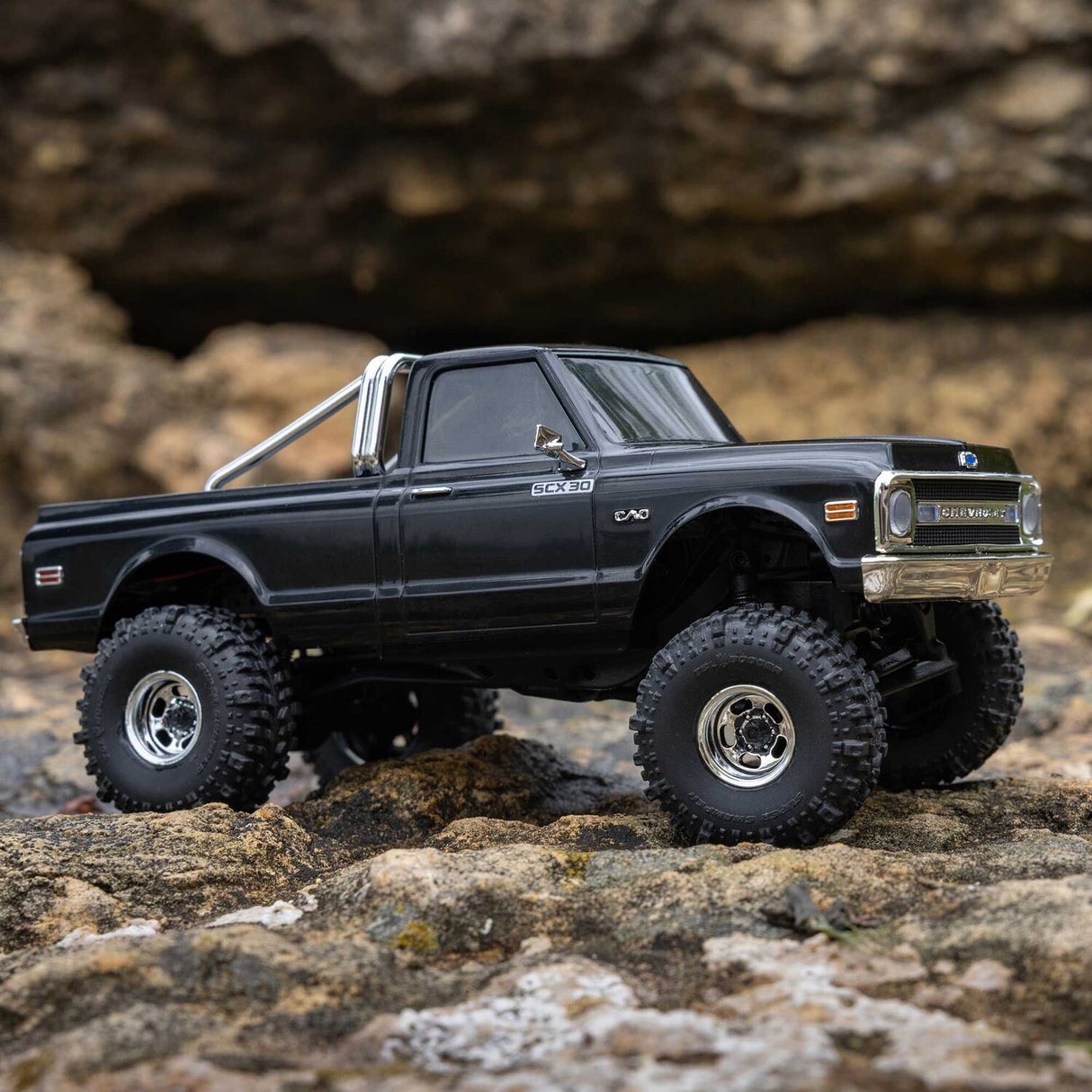 1/30 SCX30 Chevrolet K10 4X4 RTR Brushed Rock Crawler (Battery & Charger Included), Black