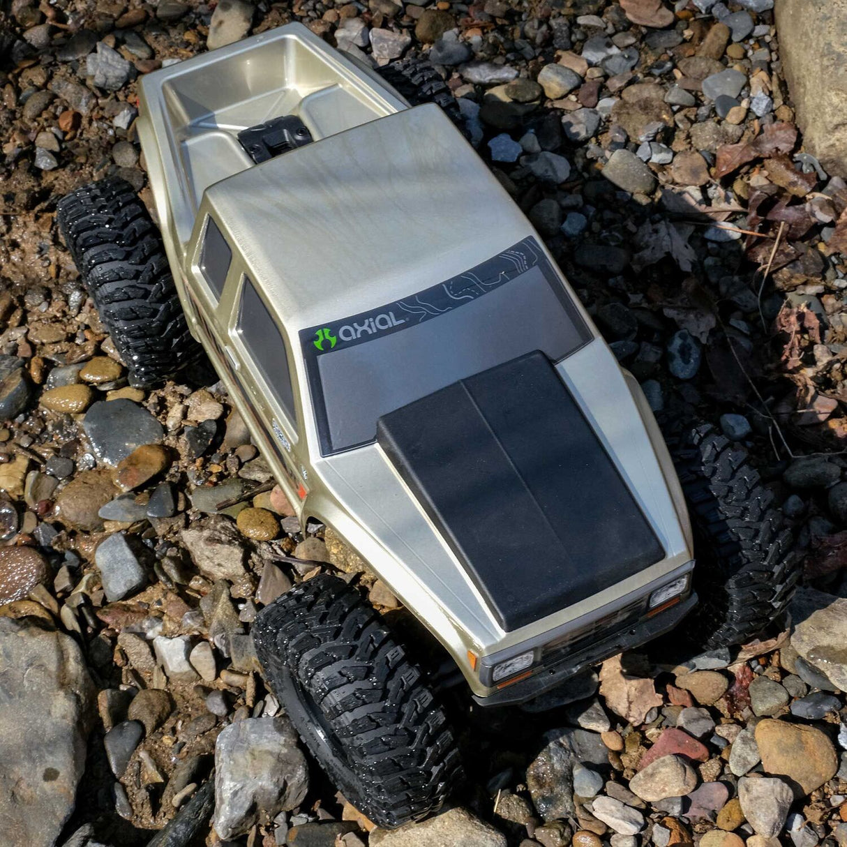 1/10 SCX10 III Coyote 4X4 RTR Rock Crawler (Battery & Charger Included), Gold